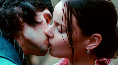 Ben Whishaw und Abbie Cornish in «Bright Star»