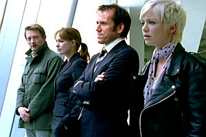 Douglas Henshall, Lucy Brown, Ben Miller und Hannah Spearritt in «Primeval»