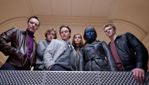 Michael Fassbender, Caleb Landry Jones, James McAvoy, Rose Byrne, Jennifer Lawrence und Lucas Till in «X-Men: First Class»